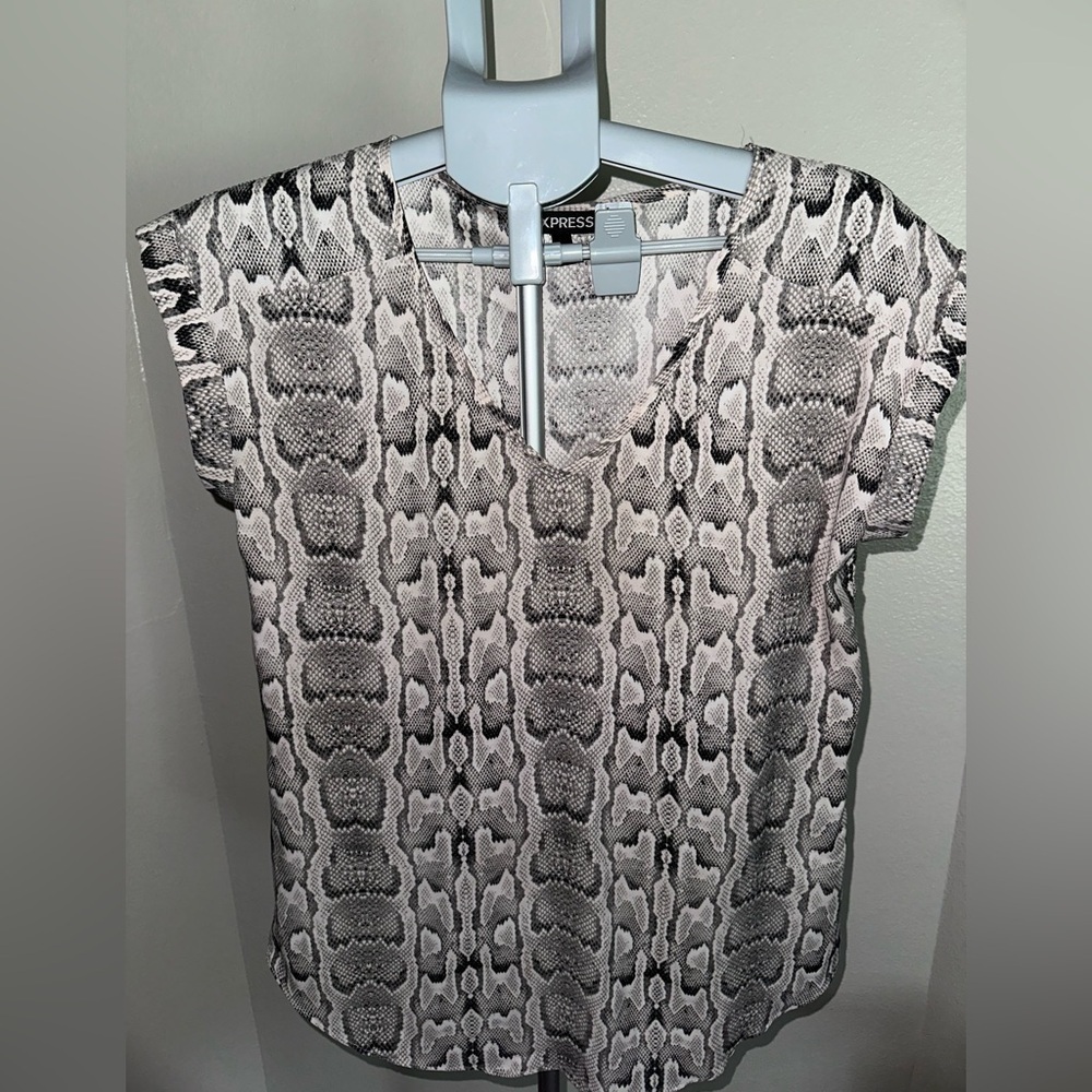 Express White Cap Sleeve Blouse